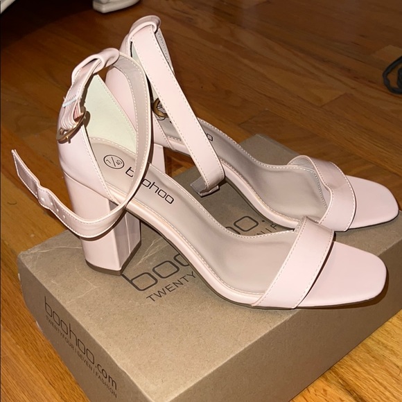 Heels - Picture 2 of 3